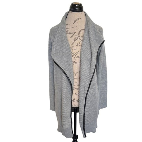 Fate Grey Cardigan Open Sweater Size Small Black line Panel Duster Thick Ribbed - Picture 2 of 12